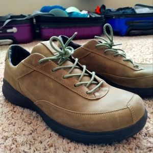 Mens dress or casual size 9 shoes